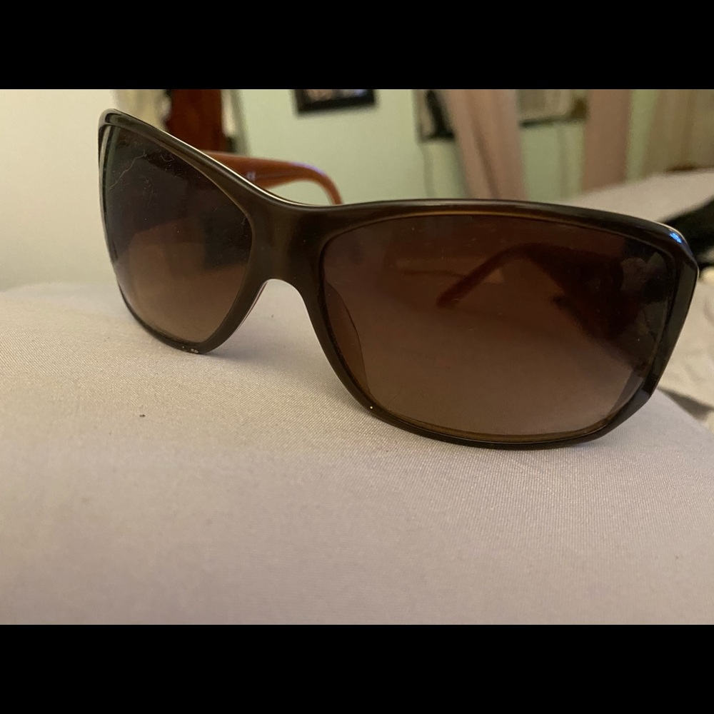Authentic Prada sunglasses - Picture 5 of 6